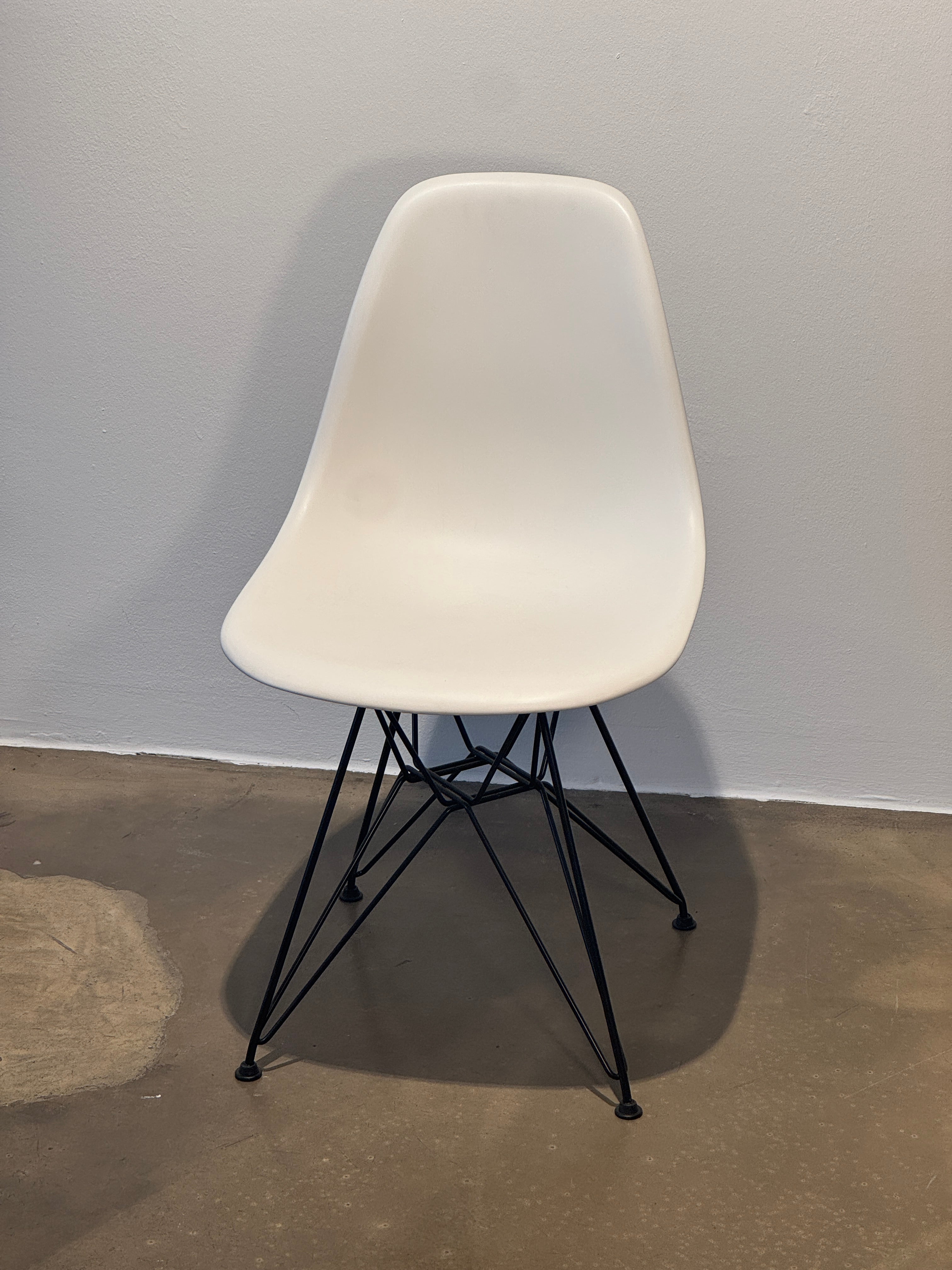 EAMES PLASTIC SIDECHAIR DSR