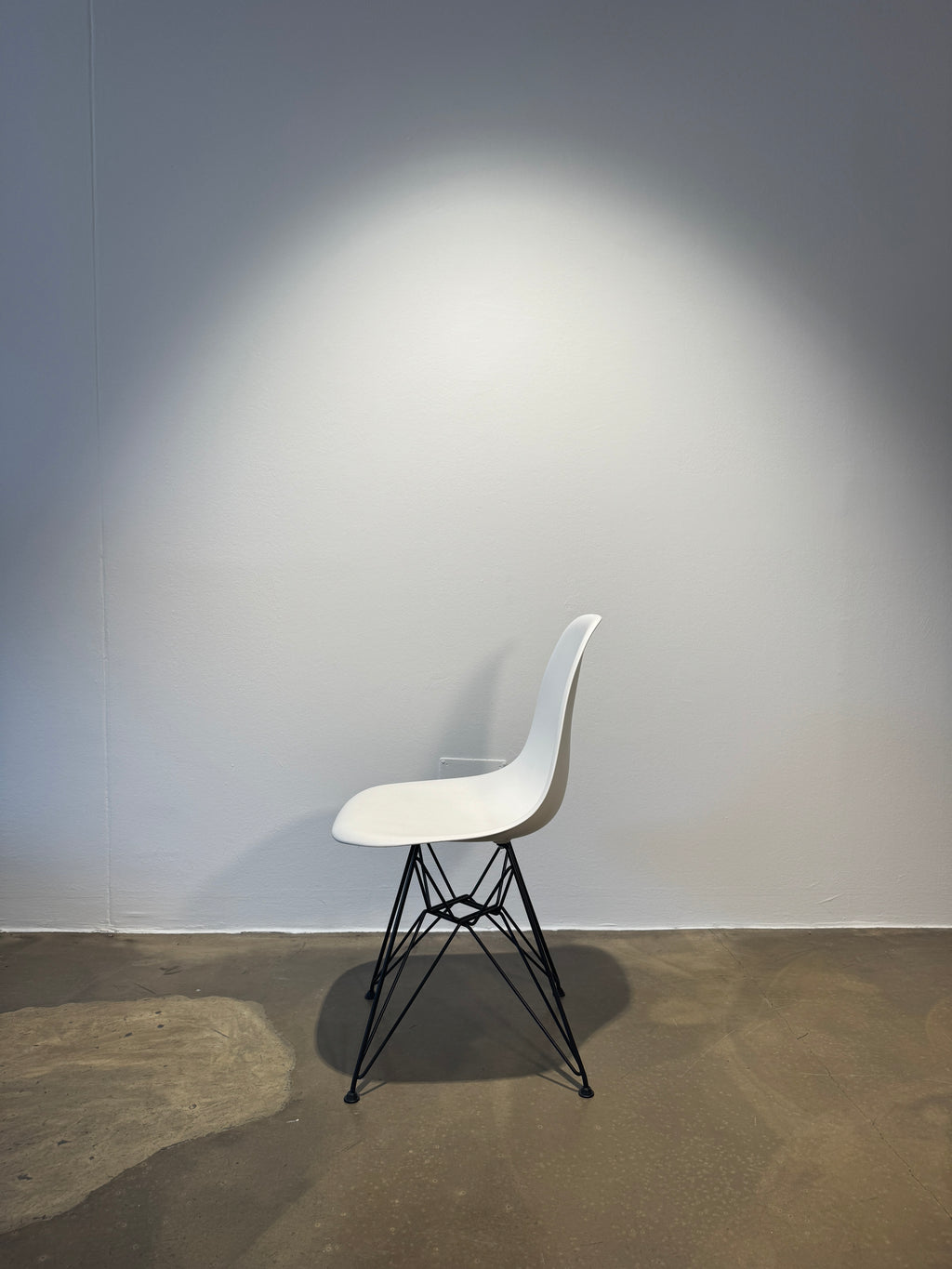 EAMES PLASTIC SIDECHAIR DSR