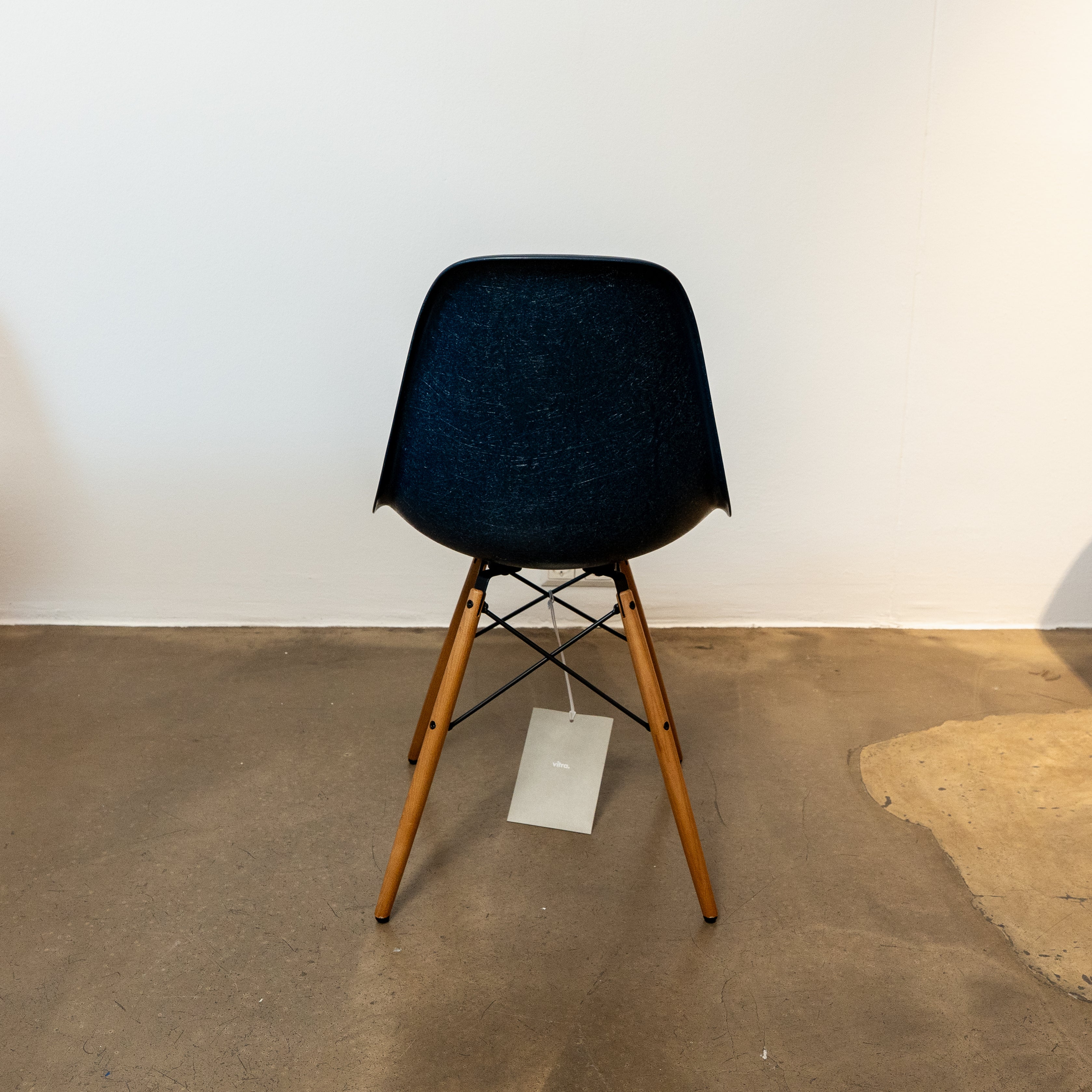 Eames Fiberglas Sidechair DSW Navy